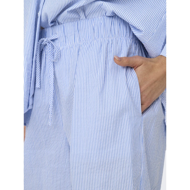 ONLY Augusta Stribet Shorts - Cloud Dancer / Blue Stripes