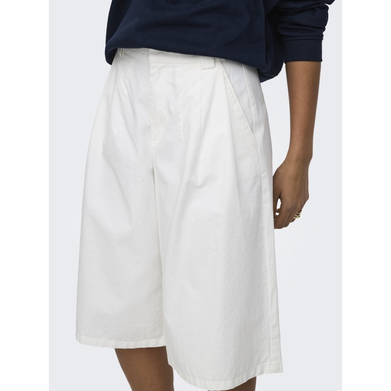 JDY Bianca Bermuda shorts - White