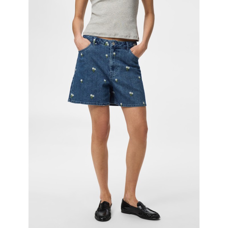 PIECES Flora HW denim shorts - Medium Blue Denim